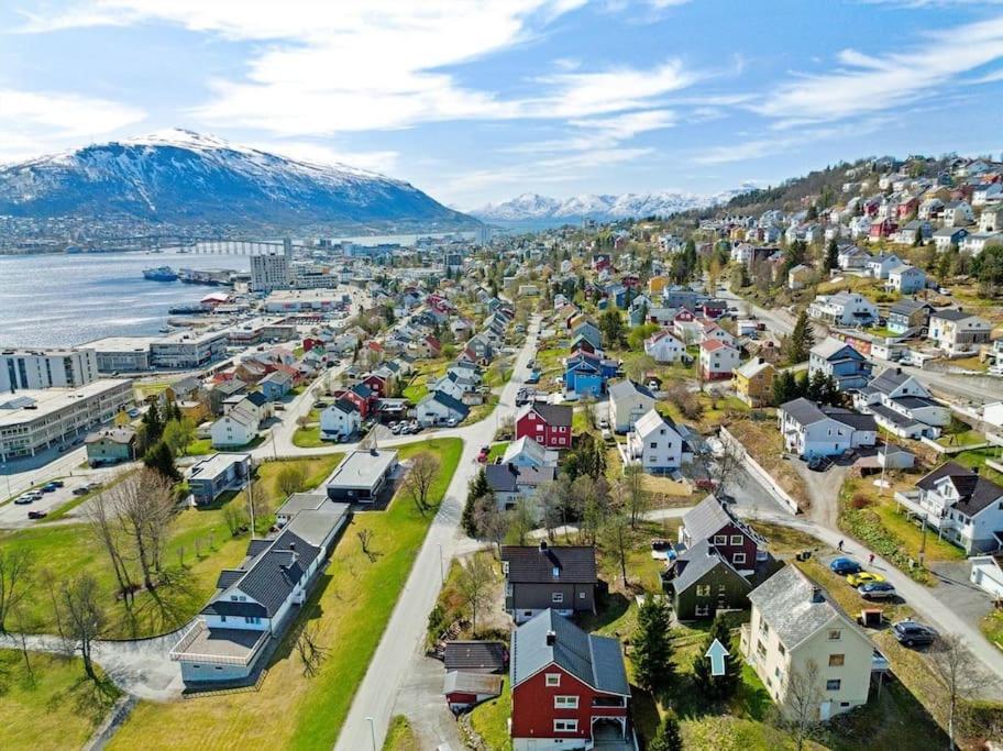 Cozy Little House In Tromso City Buitenkant foto