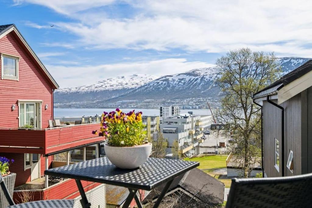 Cozy Little House In Tromso City Buitenkant foto