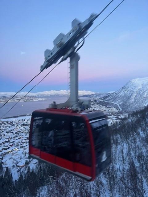 Cozy Little House In Tromso City Buitenkant foto